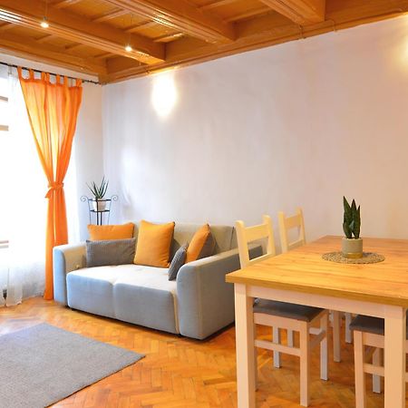 Charming Apartment - Heart Of Brasov Poarta Schei Kültér fotó